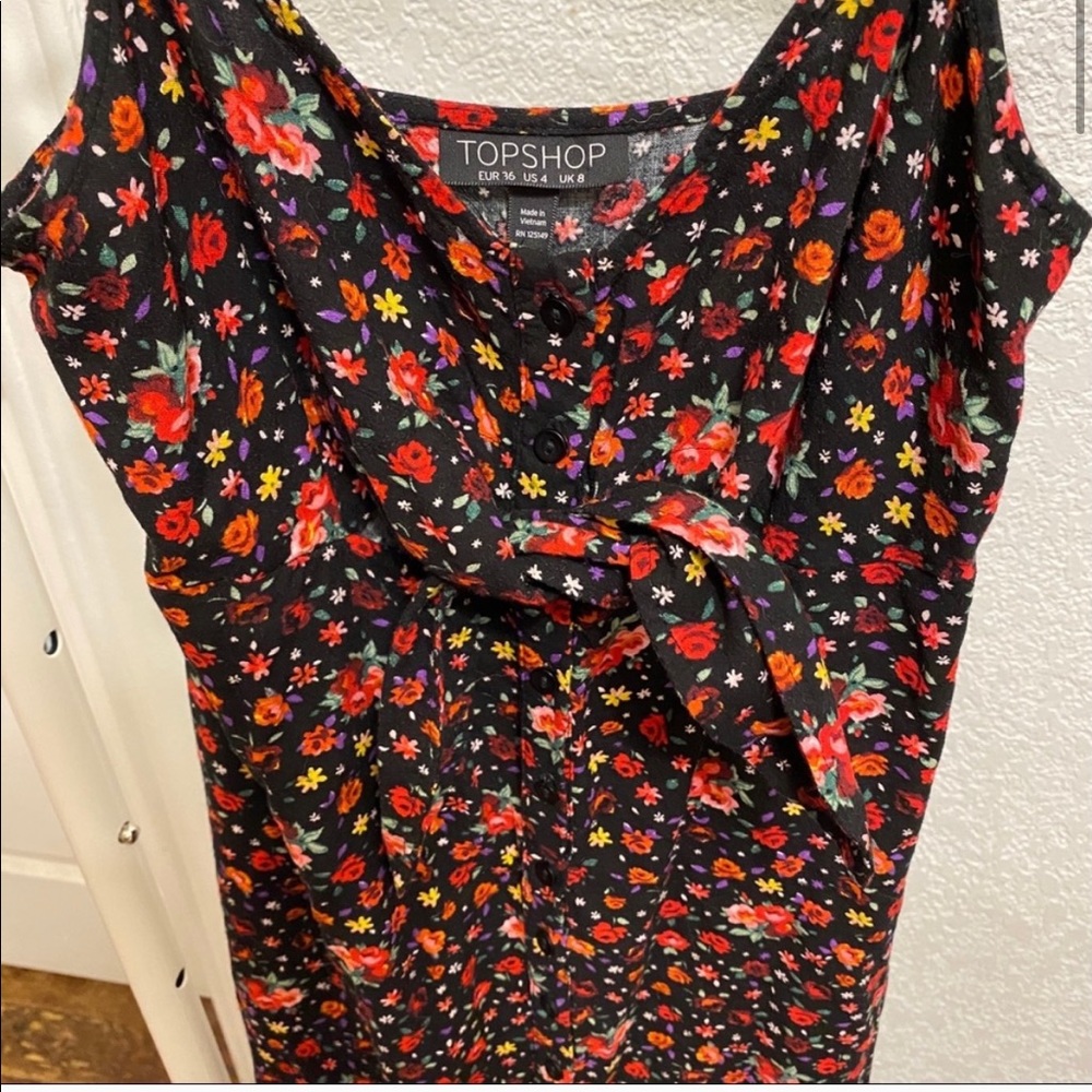XS size 4 this brand fits like0/2 cowgirl country